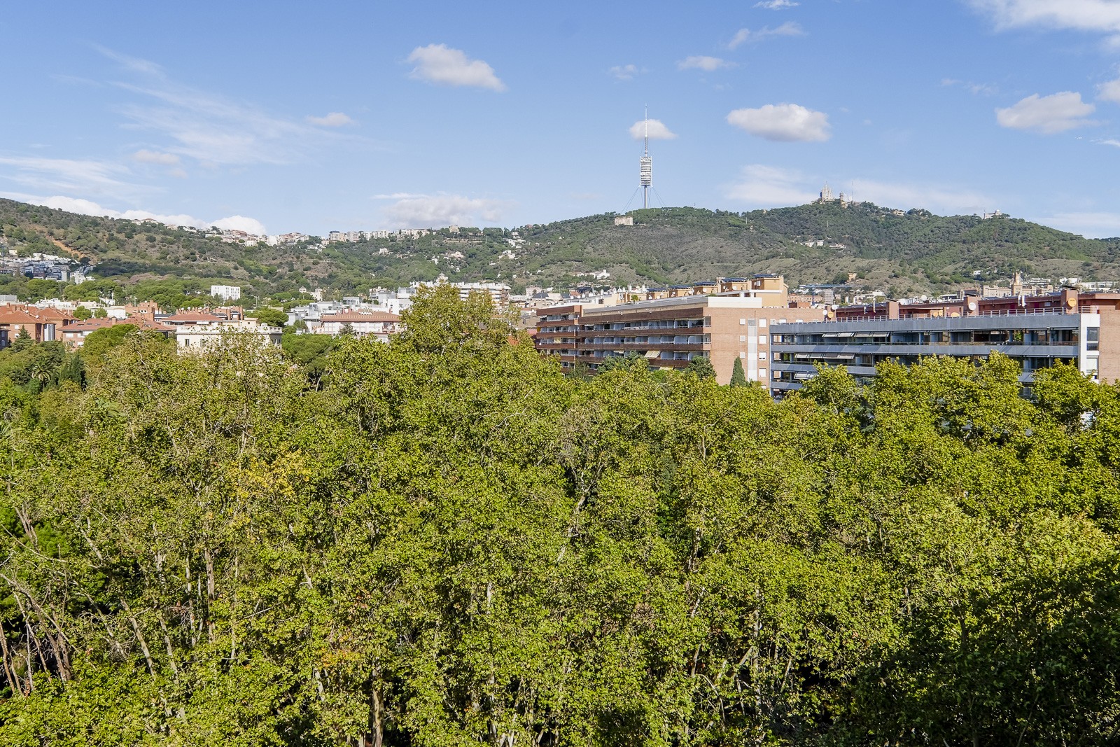 app.mge-alt - piso-de-lujo-en-sarria-zona-comunitaria-piscinas