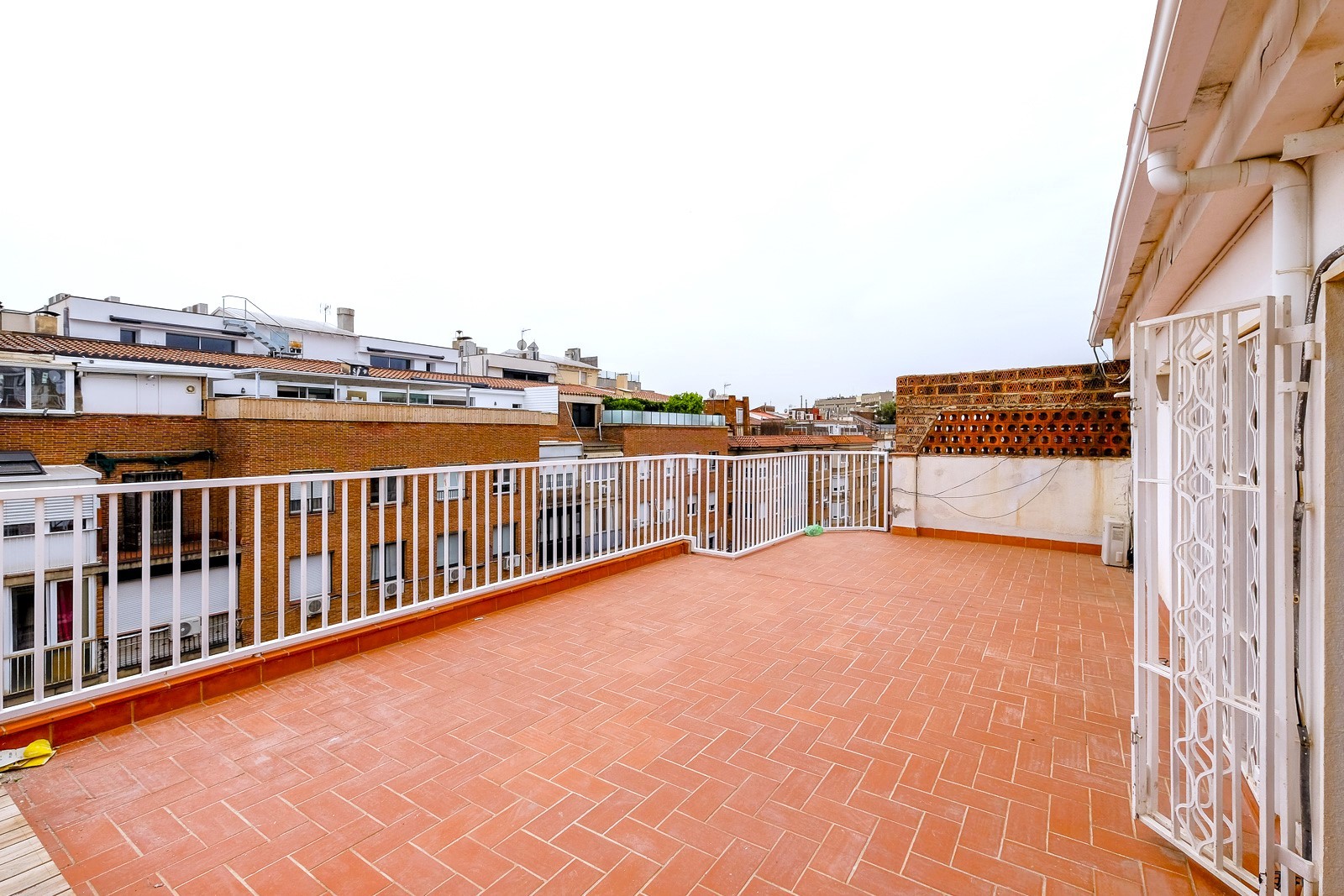 MG Inmobiliaria Barcelona - piso-de-lujo-en-turo-park-terrazas-atico